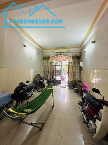 HXH ĐẬU CỬA NGÀY ĐÊM TRUNG TÂM TÂN PHÚ - GIÁP TÂN BÌNH NGAY BigC PHÚ THẠNH - 62M2 3 TẦNG B - 1
