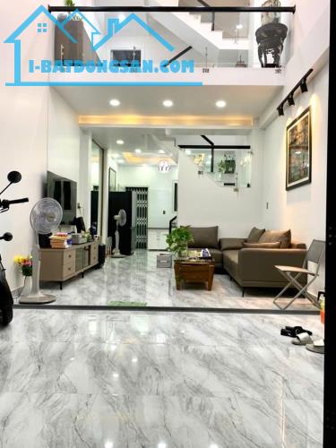 Bán Nhà Đường Trịnh Đình Trọng,Tân Phú - 4m x 11m - 5 Tầng - 8,9 Tỷ TL