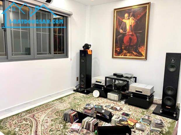 Bán Nhà Đường Trịnh Đình Trọng,Tân Phú - 4m x 11m - 5 Tầng - 8,9 Tỷ TL - 3