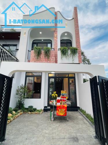 Nhà 2 Tầng Siêu Đẹp Đường Thu Bồn.( Thanh hải nối dài) chỉ cách đường chính 30m .