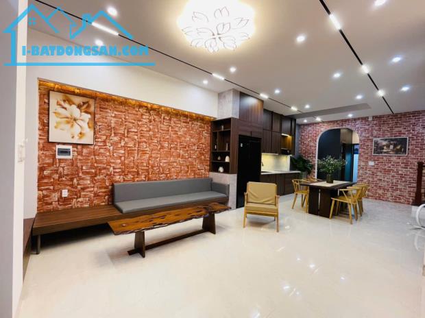 Nhà 2 Tầng Siêu Đẹp Đường Thu Bồn.( Thanh hải nối dài) chỉ cách đường chính 30m . - 1