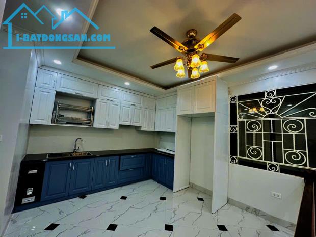 BÁN NHÀ PHỐ TRẠM 44M2 - NHỈNH 6TỶ, NGÕ NÔNG -Ô TÔ- GẦN PHỐ - 1