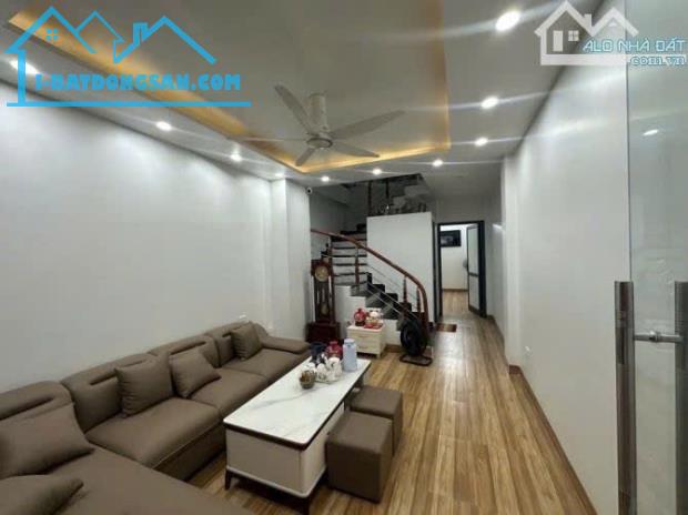 BÁN NHÀ NGAY TỨ HIỆP, DIỆN TÍCH 52M RỘNG, Ô TÔ, GIÁ 6 TỶ