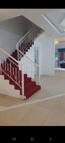 Bán liền kề làng việt kiều Châu Âu, 84,2m2. 5 tầng, sổ đỏ. giá 23,5 tỷ.