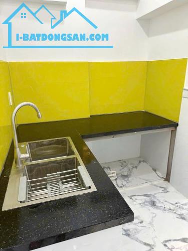 Nhà mới 3 tầng (4PN) hẻm thông Bình Đông P13Q8 - 2