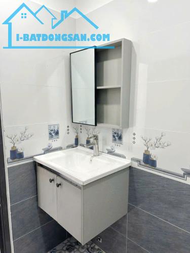 Nhà mới 3 tầng (4PN) hẻm thông Bình Đông P13Q8 - 3