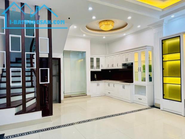 Bán nhà phố trạm Long- 50m 5 tầng nhỉnh 7 tỷ mặt tiền rộng,đẹp ,ở sướng