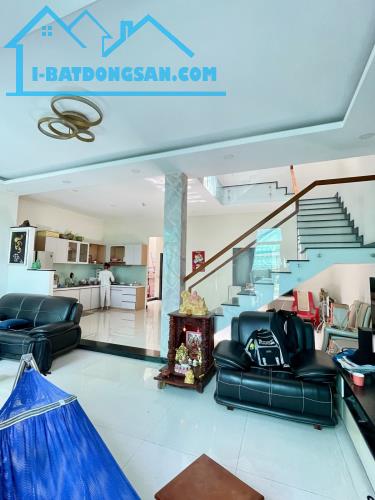 Bán siêu phẩm Biệt Thự Ấp 4 MT Xuân Thới Thượng 6.1 chỉ 8 tỷ TL. - 2