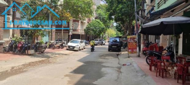 Nhà Đền Lừ phân lô ô tô vòng quanh, kinh doanh 46m2 - 5 tầng 14 tỷ - 4