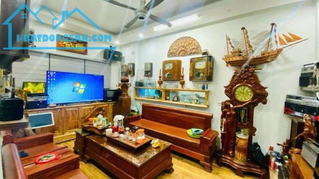ĐƯỜNG LÁNG - PHÂN LÔ - Ô TÔ VÀO NHÀ -  GẦN PHỐ - NGÕ THÔNG - 50M² NHỈNH 18 TỈ - 3