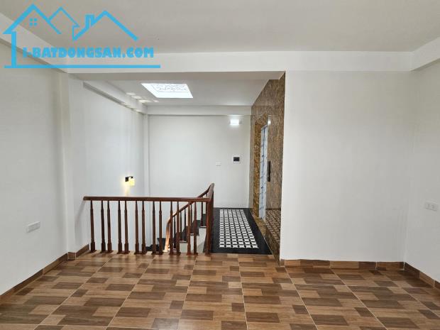 CHỈ NHỈNH 7 TỶ - NHÀ 6 TẦNG THANG MÁY, 43m2 – MỚI TOANH, 3 BƯỚC Ô TÔ TRÁNH, P. GIANG BIÊN - 4