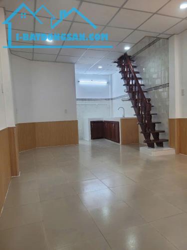 SÁT MẶT TIỀN TRUNG TÂM Q4 
NGANG 3.5 NỞ 3.8 DÀI 9 
HƠN 2 TỶ - 1