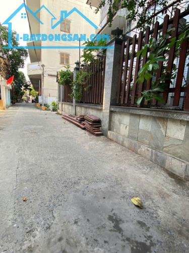 Biệt Thự Lô Góc – Trung Tâm Quận 2 - Ốp Gỗ Sang Xịn - 170m2 - 17 Tỷ Giá Tốt
