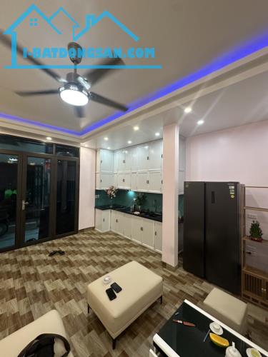 Bán nhà Khương Đình ngõ thông dân xây  nhà đẹp full nội thất xịn mặt tiền rộng 52m giá 9.3 - 1