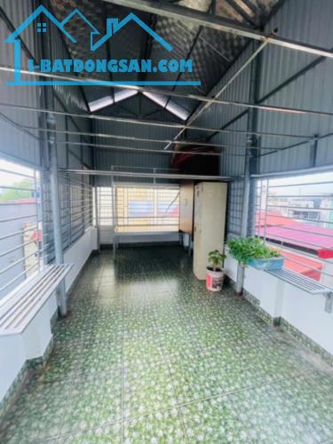 Chính chủ Bán nhà 5Tầng PViệt Hưng phố Ngô Gia Tự 4,95 Tỷ .
