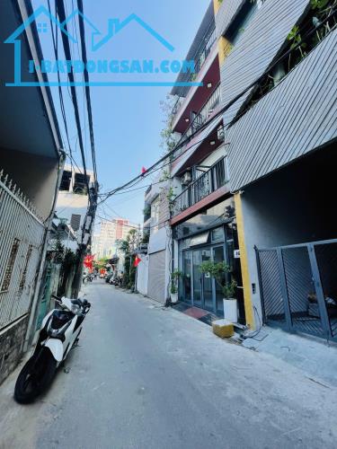 Bán đất tặng nhà Đường Thạch Lam, vị trí đẹp 135m2 giá chỉ nhỉnh 12 tỷ - 1