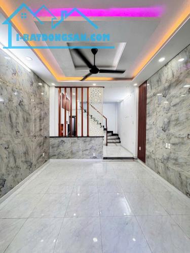 Nhà hẻm Gò Xoài, Bình Hưng Hòa A dt 36m2 1 lầu 2pn 2wc giá 4,1 tỷ - 5
