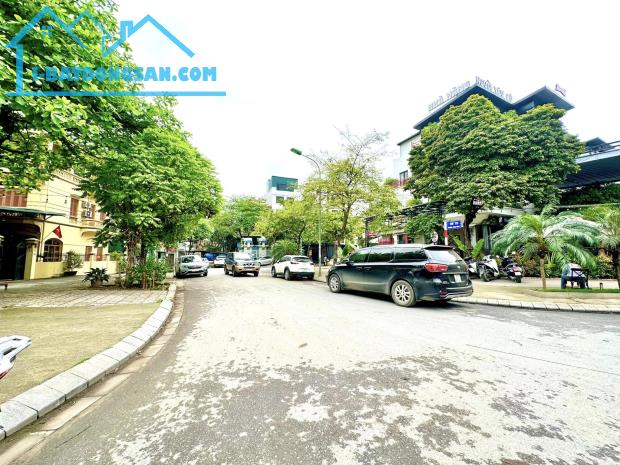 NHÀ ĐẸP, NGÕ 323 XUÂN ĐỈNH, BẮC TỪ LIÊM-Ô TÔ-KD:71M  X5T, MT 5,5M, GIÁ 18,7 TỶ.