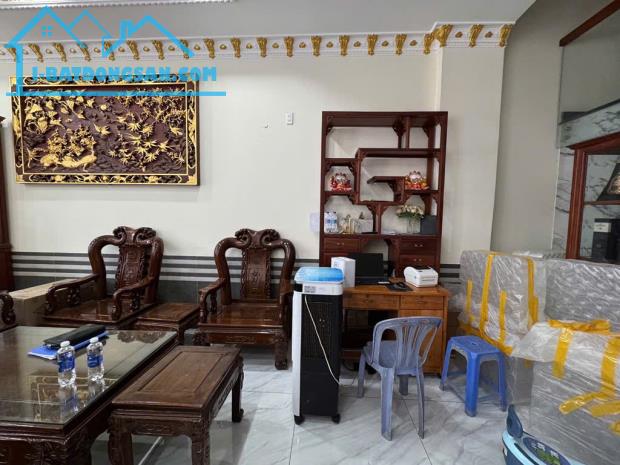 🏡Nhà mặt tiền 3 tầng, vị trí đẹp Tăng Nhơn Phú A, Q 9, ngang lớn 8,2m, DT 218m², chỉ 21 t - 2