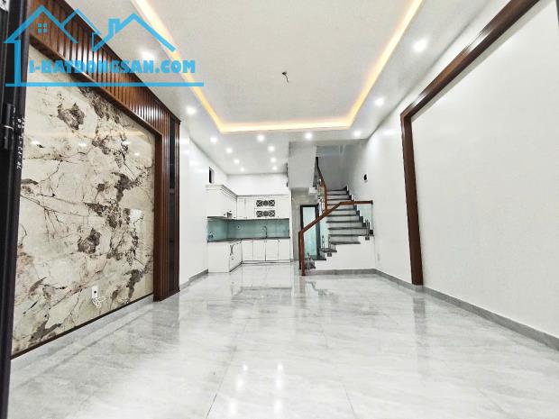 Bán nhà 4 tầng lô góc độc lập ngõ 633 Thiên Lôi - 5
