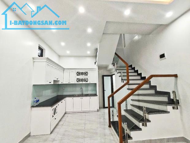 Bán nhà 4 tầng lô góc độc lập ngõ 633 Thiên Lôi - 4