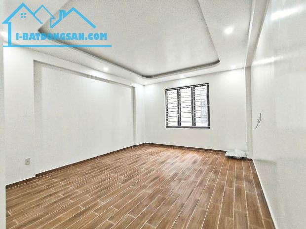 Bán nhà 4 tầng lô góc độc lập ngõ 633 Thiên Lôi - 3