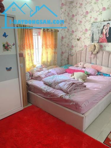 Bán nhà hẻm xe hơi Cách Mạng, Tân Phú , DT 3.5 x 7.5m - 3 lầu mới - Giá 3.75 tỷ