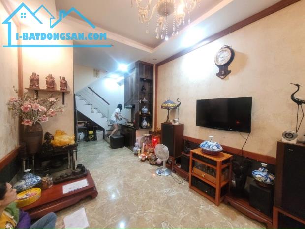NHÀ ĐẸP TÔN ĐỨC THẮNG-PHÂN LÔ-2 THOÁNG-5T-GIÁ 7,6 TỶ

 
NHÀ ĐẸP TÔN ĐỨC THẮNG-PHÂN