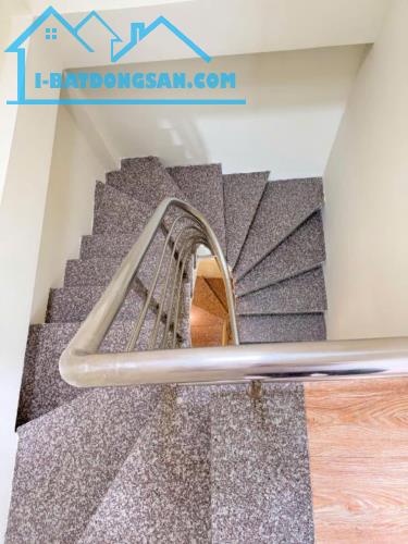 BÁN NHÀ ĐÊ LA THÀNH NHỎ – GẦN PHỐ- MẶT TIỀN KHỦNG .DT 24/28M2 5 TẦNG GIÁ CHỈ 5.6 TỶ - 1