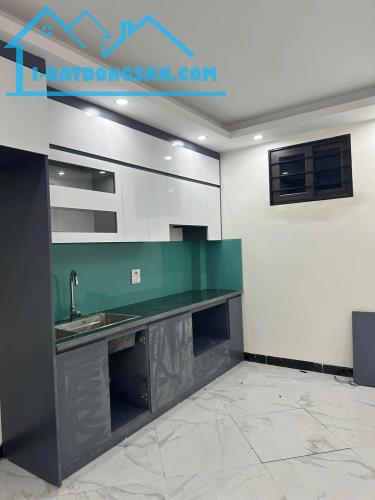 Nhà 5 tầng nằm mặt ngõ, ô tô vào, cách trục chính chỉ 30m. - 4