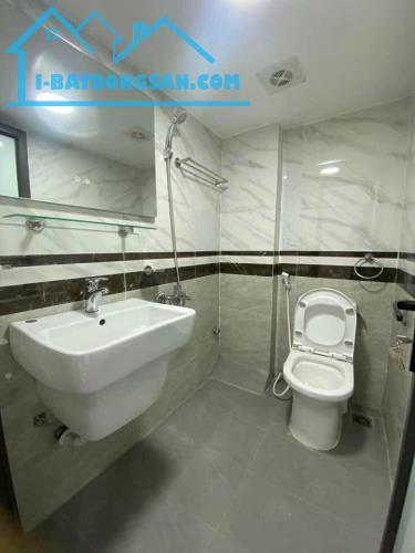 Nhà 5 tầng nằm mặt ngõ, ô tô vào, cách trục chính chỉ 30m. - 5
