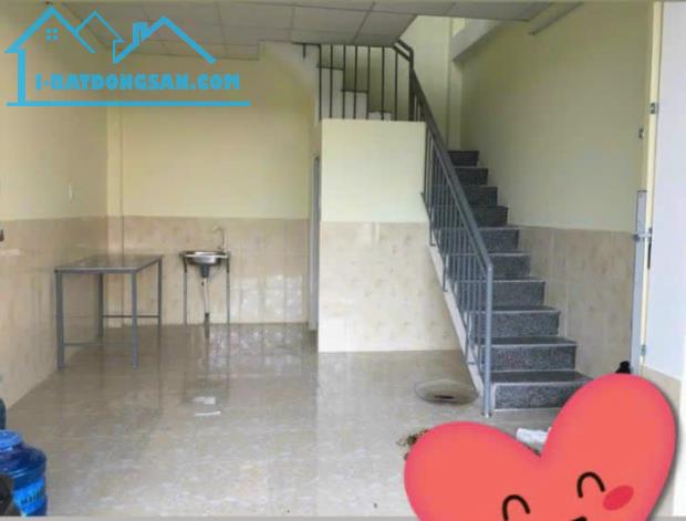 CẦN BÁN DÃY TRỌ 10 PHÒNG,KCN TÂN ĐỨC,250M2 ĐANG CHO THUÊ 14/TR THÁNG - 3