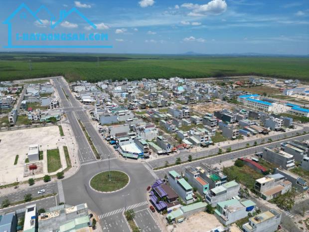 Đất Sân Bay - 3