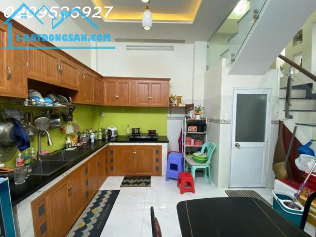 NHÀ LÔ GÓC SÁT AEON – HAI MẶT TIỀN THOÁNG ĐẸP – XE HƠI RA VÀO – CHỈ HƠN 3 TỶ - 1