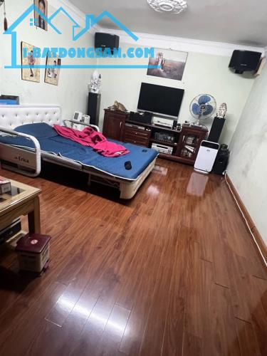 HIẾM CẦU GIẤY -ĐH NGOẠI NGỮ -PHÂN LÔ -KINH DOANH - NGÕ THÔNG DT 40M .2 MẶT NGÕ Ô TÔ CHỈ NH - 2