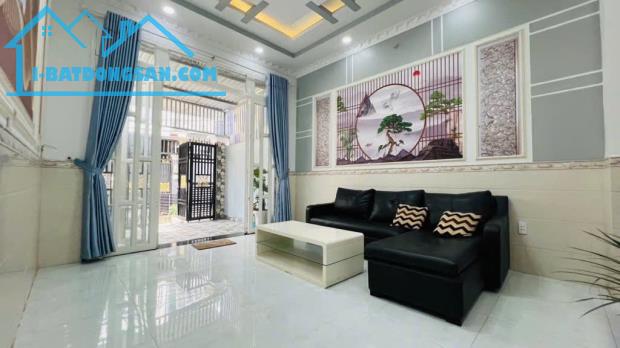BÁN NHÀ TRUNG TÂM THỊ TRẤN NHÀ BÈ –52.8M2, SÂN RỘNG, GIÁ CHỈ  NHỈNH 4 TỶ – PHÁP LÝ RÕ RÀNG - 1