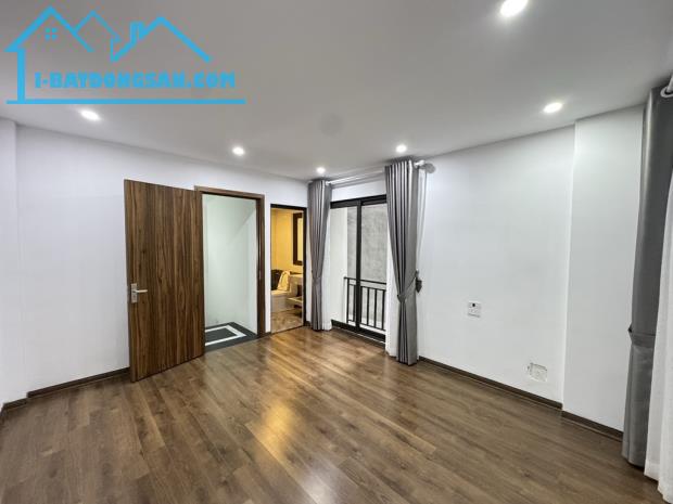 BÁN NHÀ-#NGỌCTHUY#- LÔ GÓC-Ô TÔ ĐỖ CỔNG - GIÁ 6TỶ NHỈNH  Vị trí trung tâm Ngọc Thuỵ - 5