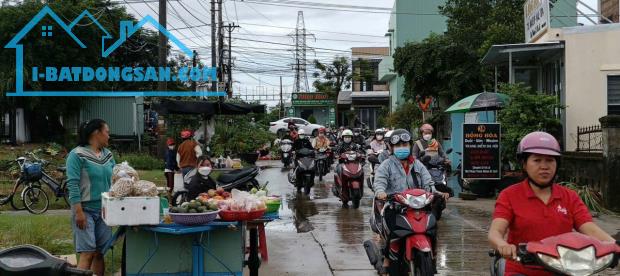 Chính chủ cần bán gấp lô đất kinh doanh buôn bán sầm uất đường 15m trục chính vào KCN - 3