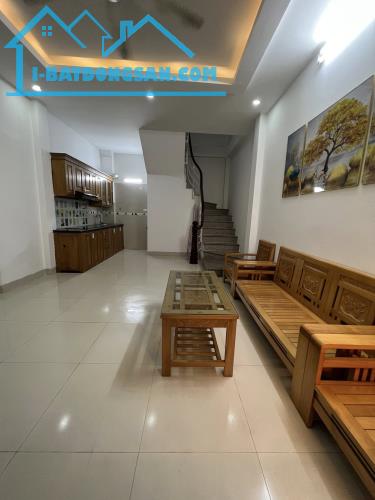Nhà đẹp Yên Phúc HĐ 35mx 5T, ngõ rộng thoáng, cách hồ Yên Phúc 50m giá 5 tỷ.
