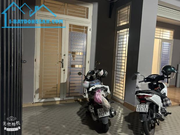 Bán nhà MẶT TIỀN kinh doanh đa ngành nghề,ngang KHỦNG 8,5m,gần chợ Xóm Vắng - 1