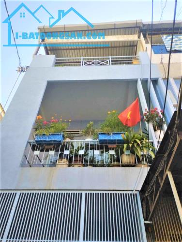 10 TỶ HƠN - NHÀ Ở AN CƯ QUẬN 5 - HẺM XE HƠI NGUYỄN TRÃI - DT 55M2 3 LẦU - 4PN ĐẸP