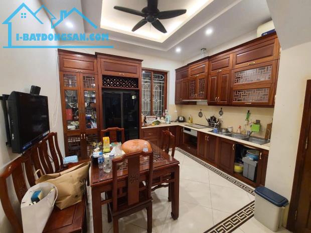 Cần Bán Gấp Ngõ 168 Nguyễn Xiển, 60m², Mặt Tiền Đẹp, Giá Tốt Chỉ Hơn 26 Tỷ - 3