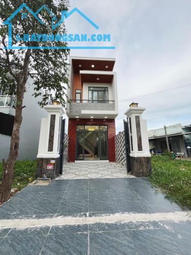 Nhà mới xây đường ô tô ngay chợ Trung Thành 4,2x20 SHR 4PN 2WC
