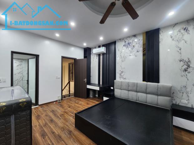 GIẢM CHÀO 5 TỶ NHÀ 5 TẦNG ĐẸP MẶT NGÕ Ô TÔ KINH DOANH ĐƯỜNG ĐÀO TẤN 45M2, MT3,5M, 10,8 TỶ.