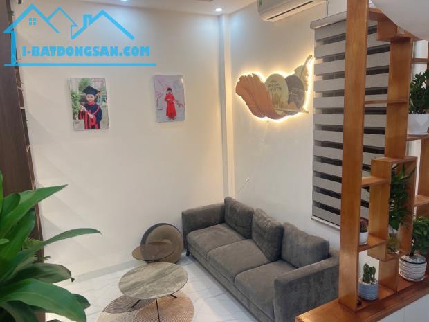 BÁN GẤP NHÀ LÔ GÓC KIẾN HƯNG HÀ ĐÔNG 46M2 -5 TẦNG GIÁ 5,45 TỶ - 3
