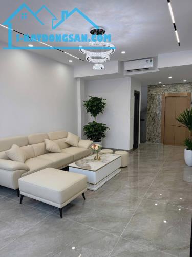 Bán gấp nhà 4T , 40m trung tâm Ngọc thuỵ giá nhỉnh 6 tỷ