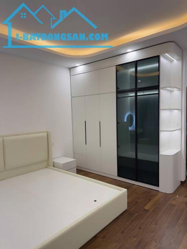 Bán gấp nhà 4T , 40m trung tâm Ngọc thuỵ giá nhỉnh 6 tỷ - 3