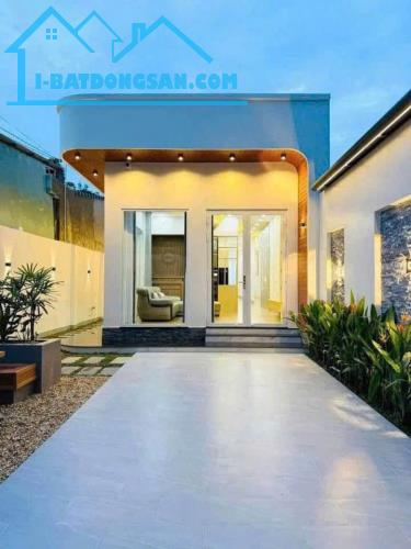 NHÀ CẤP 4 GẦN CỔNG CHÀO VĨNH CỬU GIÁ 1TYXXX SỔ RIÊNG THỔ CƯ