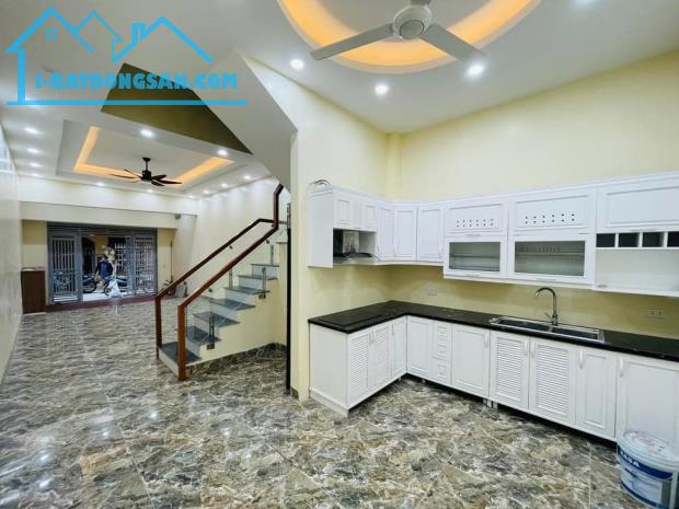 BÁN GẤP NHÀ LÊ TRỌNG TẤN, THANH XUÂN, PHÂN LÔ Ô TÔ TRÁNH, ÔTÔ VÀO NHÀ, DT 64M2 GIÁ 20.2 TỶ