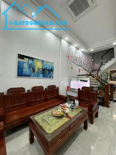 NHÀ ĐẸP phố Tạ Quang Bửu TT Bách Khoa Hai Bà Trưng 79m2 nhà 4 Tầng  2 mặt ngõ. Ô tô vàonhà